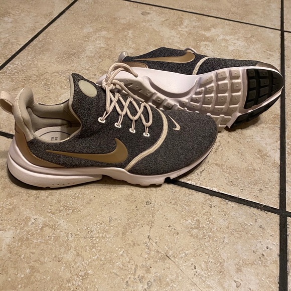 Nike Shoes - Women’s Nike Tennis Shoes